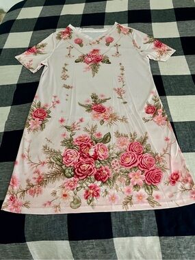 Floral Pink V-Neck Short Sleeve Nightgown